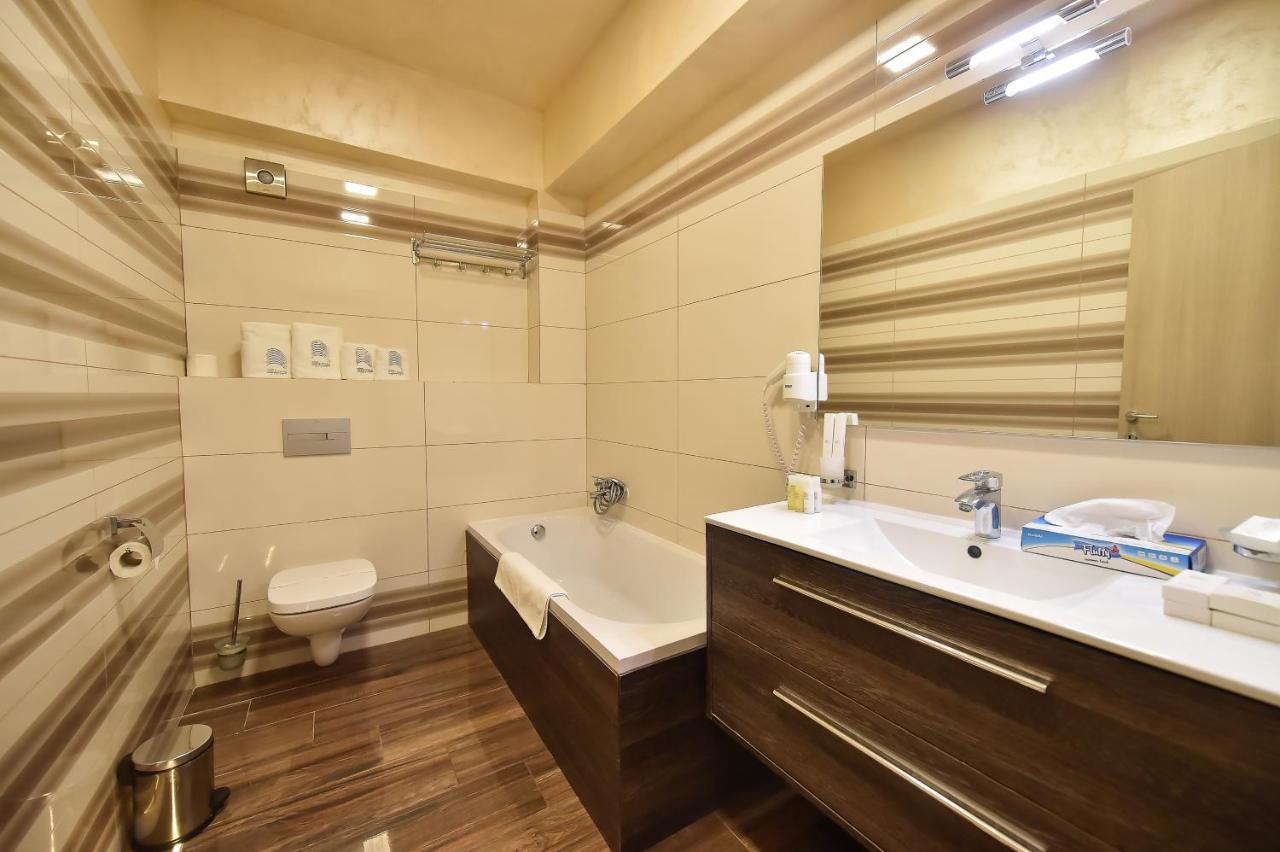 White Tower Private Apartment Beach View Mamaia Buitenkant foto