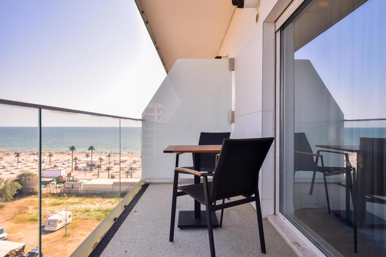 White Tower Private Apartment Beach View Mamaia Buitenkant foto